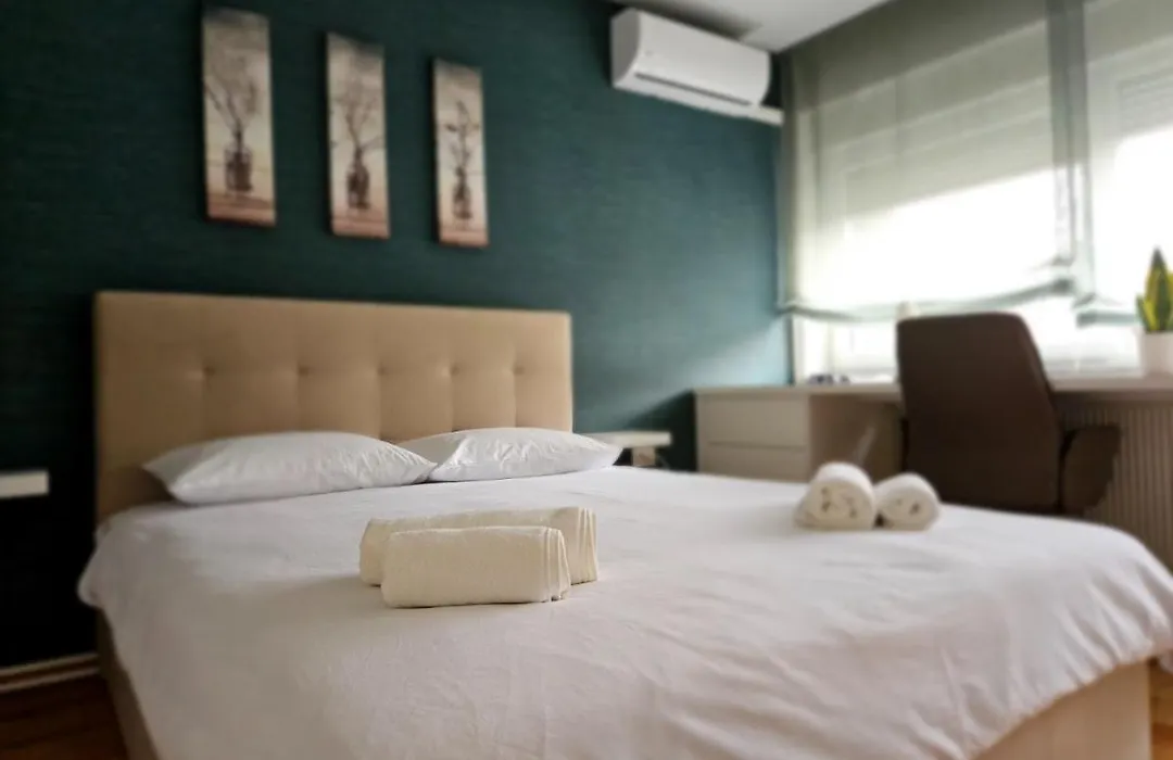 Comfort Rooms Remiza - Private Parking - Self Check-In-1
