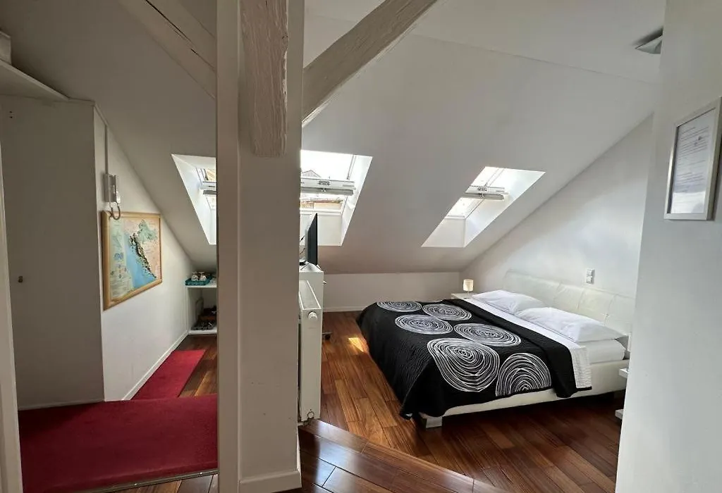 Jacuzzi Apartment - Center Zagreb-1