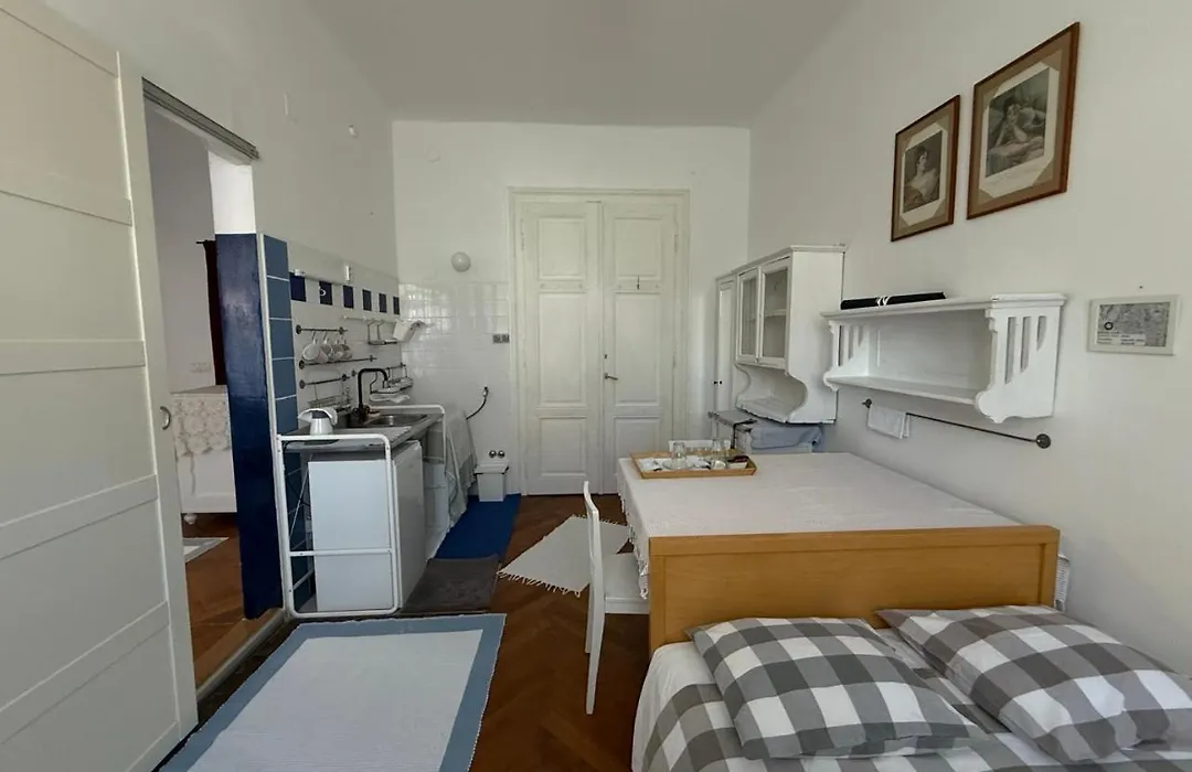 Guest House Ilicki Plac-1