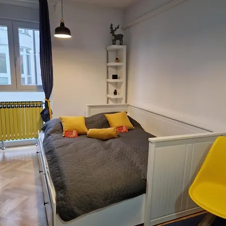 Studio Apartman Yolo Zagreb-3