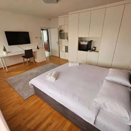 Comfort Rooms Remiza - Private Parking - Self Check-In-3