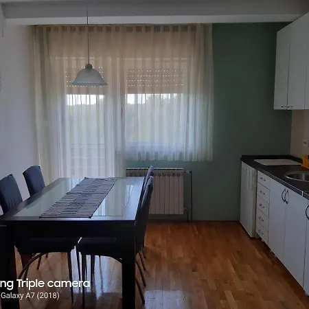Rooms & Apartments Amelee-2